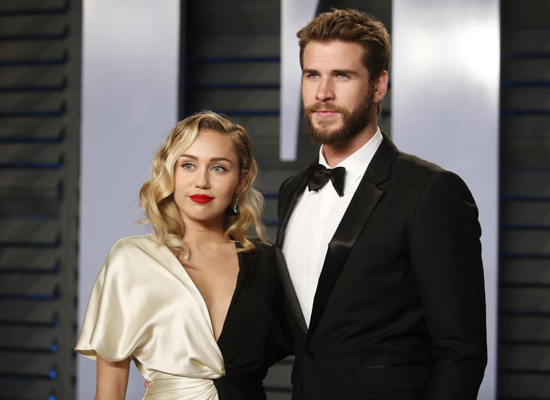 Miley Cyrus nổi loạn trên bìa tạp chí - Ảnh 3.