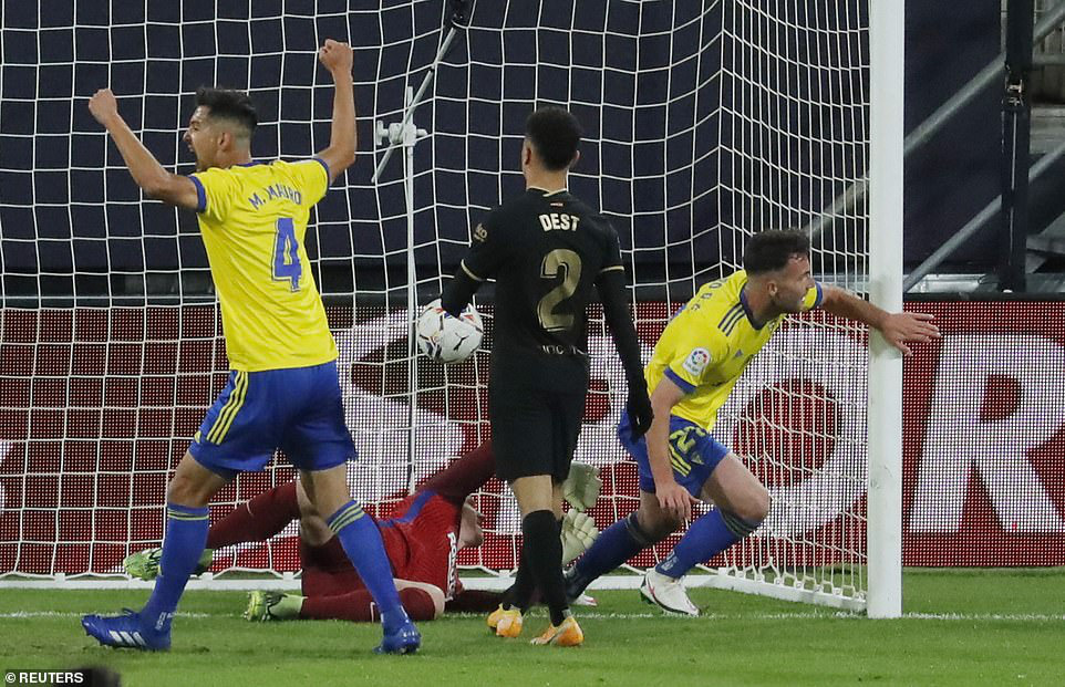 Tân binh Cadiz gây sốc, quật ngã đại gia Barcelona - Ảnh 2.