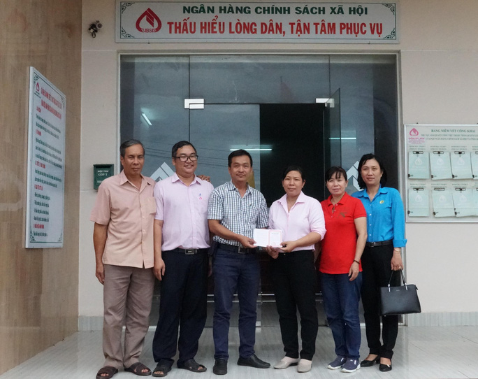 Trao hơn 42 triệu đồng cho 3 gia đ&igrave;nh ở Bạc Li&ecirc;u v&agrave; S&oacute;c Trăng - Ảnh 6.