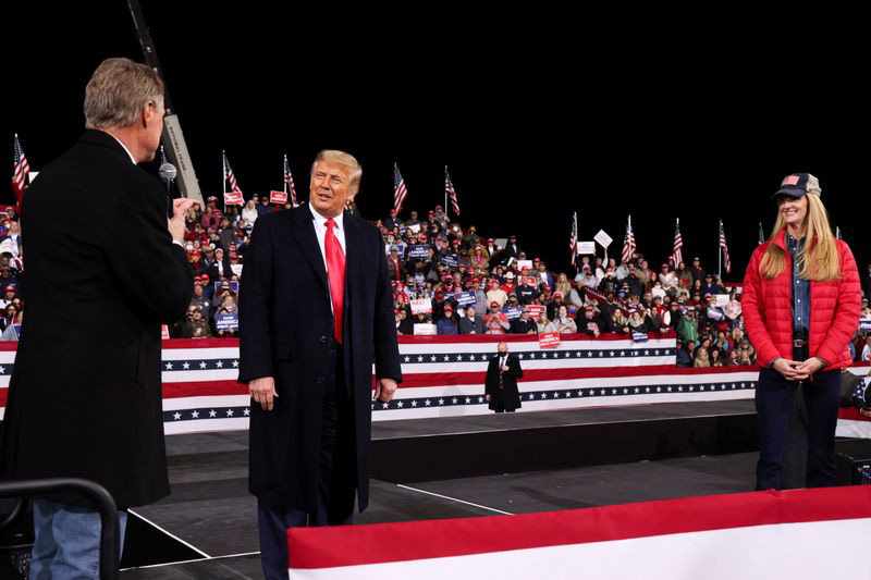 Ông Trump quyết không bỏ cuộc, sẽ kiện lên Tòa án Tối cao