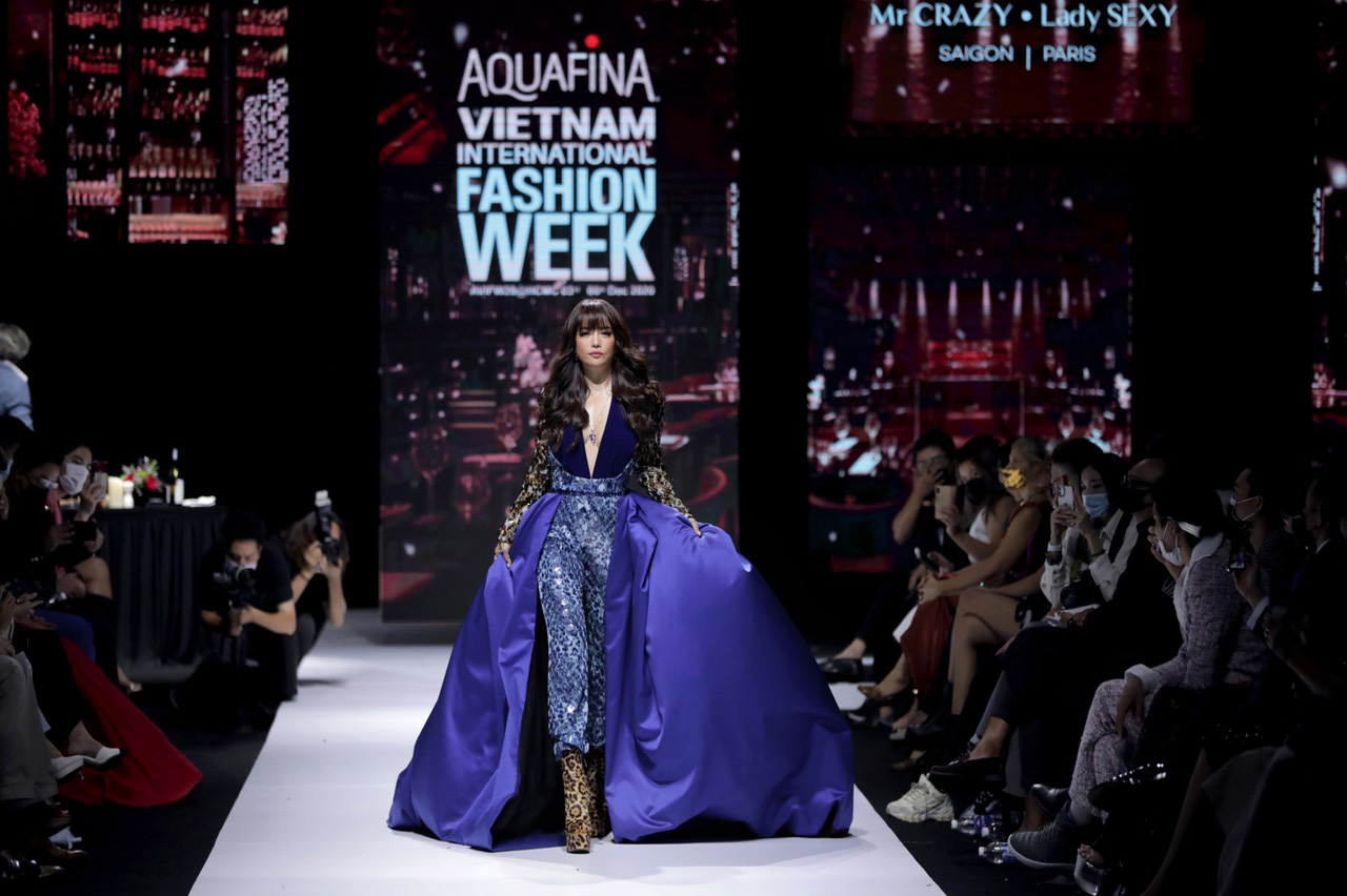 Mr Crazy & Lady Sexy gây ấn tượng mạnh tại Tuần lễ Thời trang Quốc tế Việt Nam – VIFW 2020 - Ảnh 1.