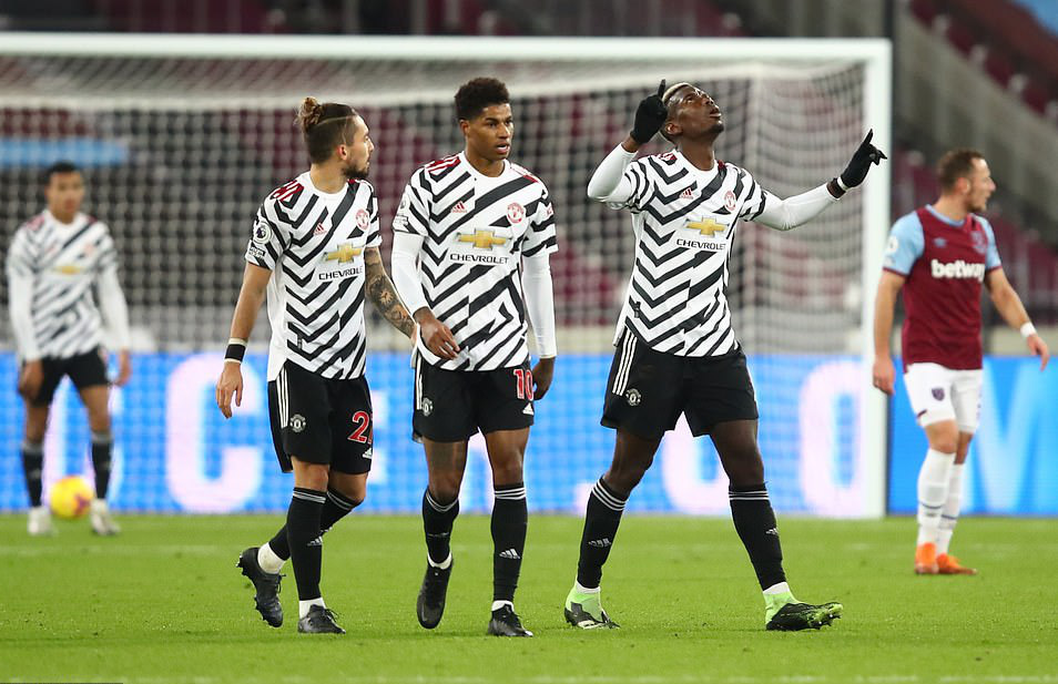 Ngược d&ograve;ng ngoạn mục, Man United thắng tranh c&atilde;i chủ nh&agrave; West Ham - Ảnh 5.