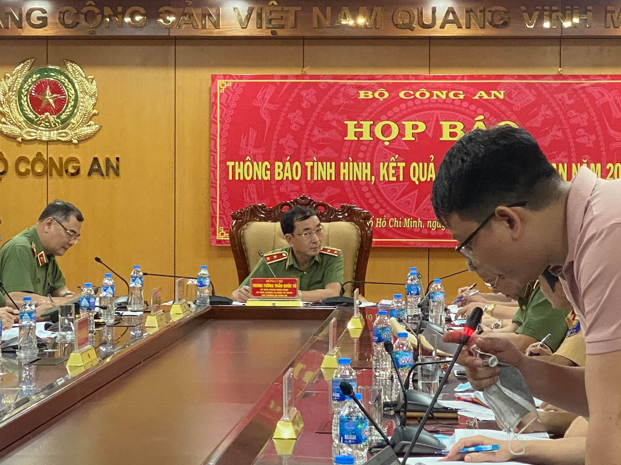 Bộ C&ocirc;ng an y&ecirc;u cầu b&agrave; Hồ Thị Kim Thoa về nước để được hưởng khoan hồng - Ảnh 1.