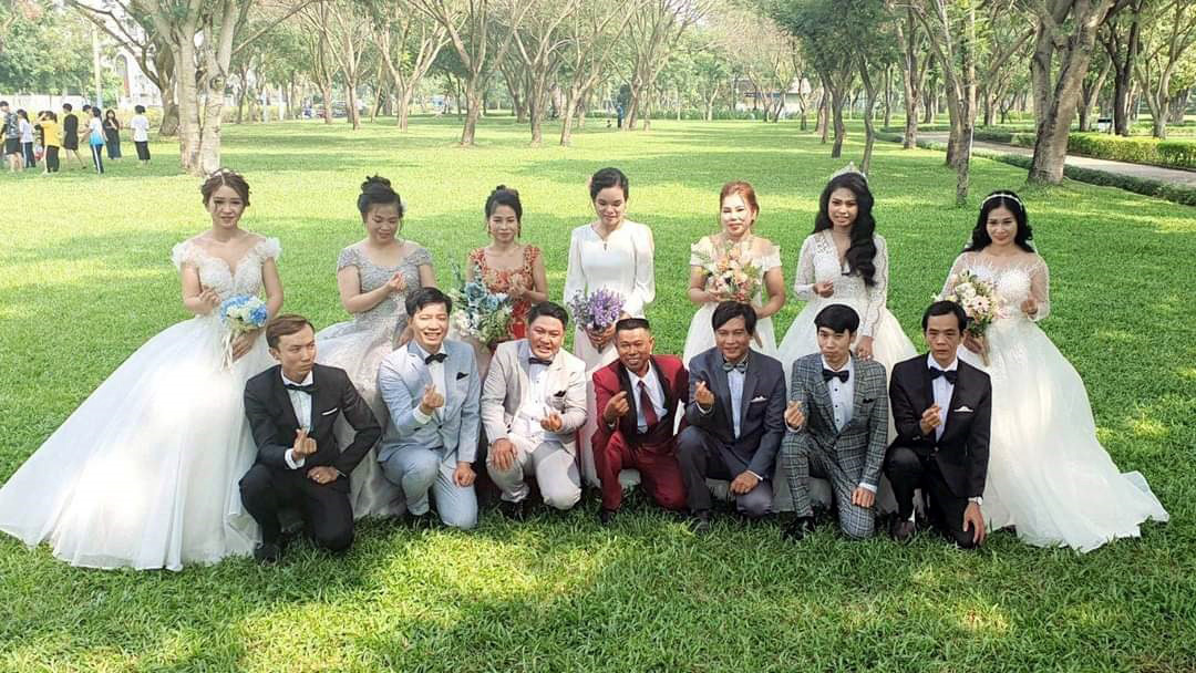 Tổ chức lễ cưới tập thể cho 8 cặp công nhân khó khăn