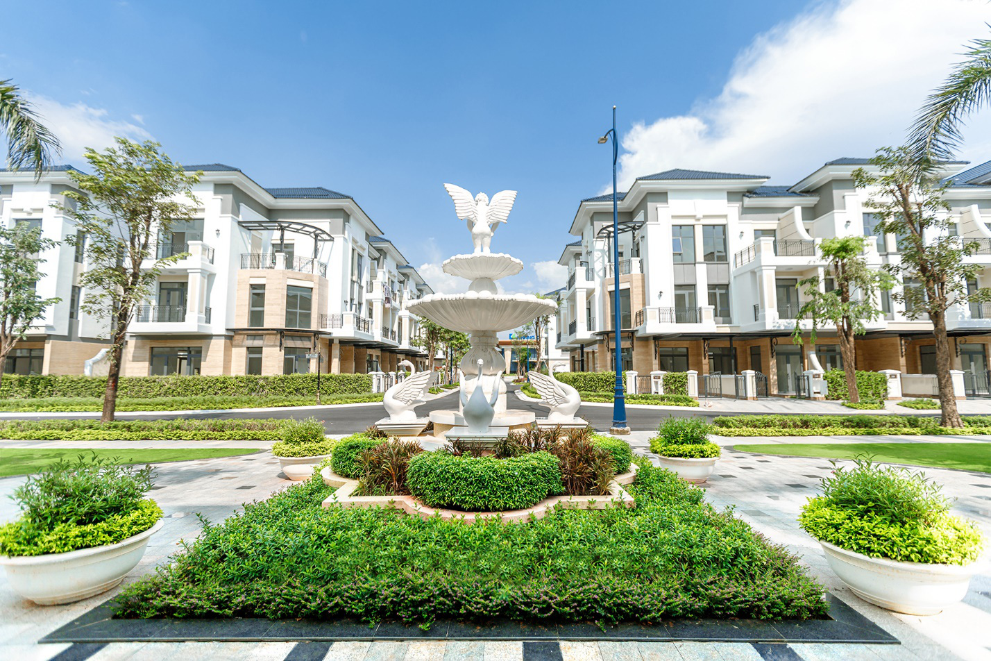 Verosa Park Khang Điền: &ldquo;Sở hữu nh&agrave; sang &ndash; Gi&aacute;ng sinh rinh qu&agrave;&rdquo; - Ảnh 4.