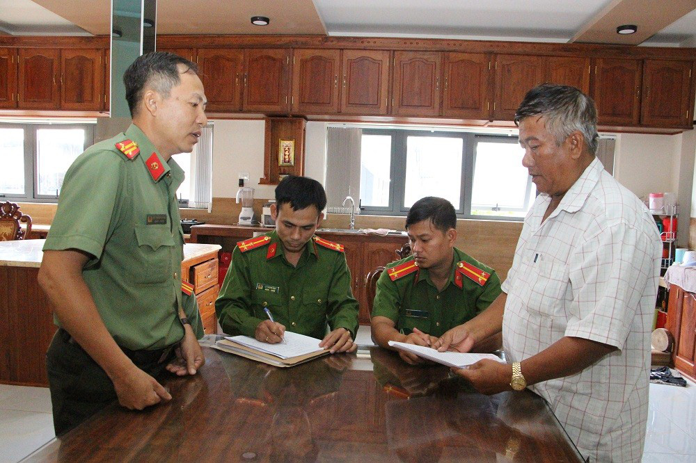 Công an vận động, kêu gọi "bà trùm" Mười Tường ra đầu thú