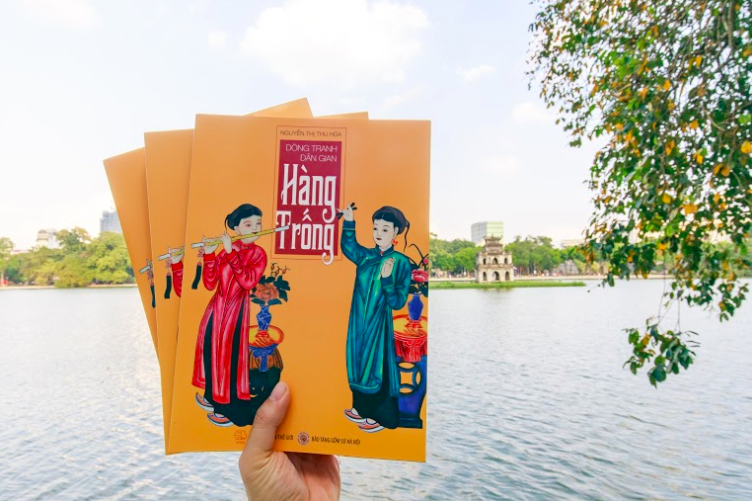Ra mắt s&aacute;ch D&ograve;ng tranh d&acirc;n gian H&agrave;ng Trống - Ảnh 2.