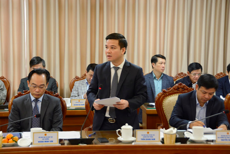 L&agrave;m việc với Bộ GD-ĐT, Tổ c&ocirc;ng t&aacute;c của Thủ tướng Ch&iacute;nh phủ n&ecirc;u vấn đề bạo lực học đường, SGK - Ảnh 4.