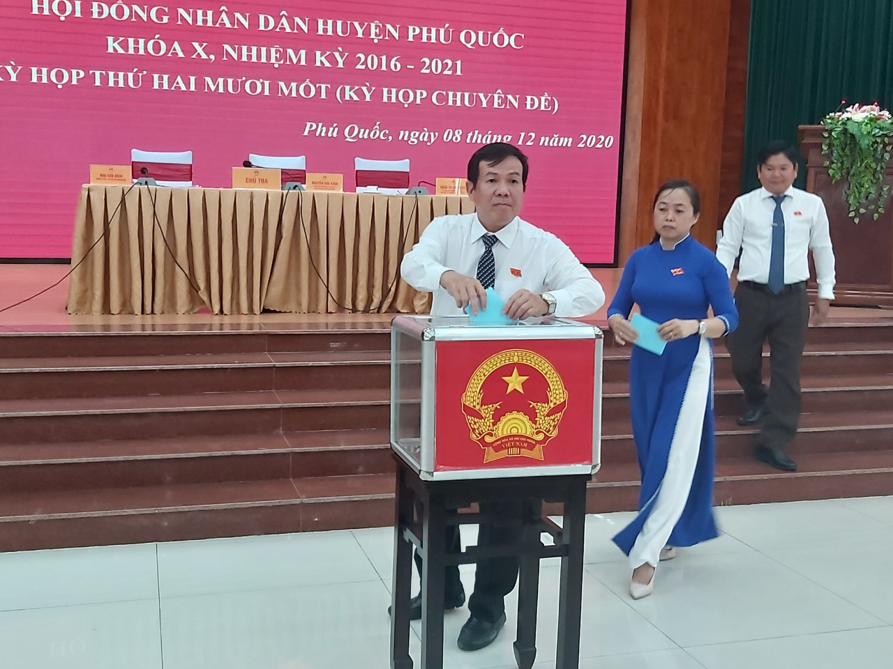 Huyện đảo Ph&uacute; Quốc c&oacute; t&acirc;n chủ tịch - Ảnh 1.
