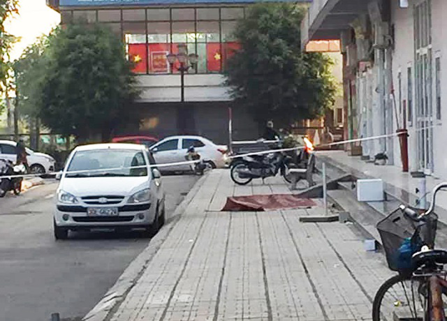 Người phụ nữ trẻ bán hàng ăn rơi từ tầng 16 tòa nhà xuống tử vong