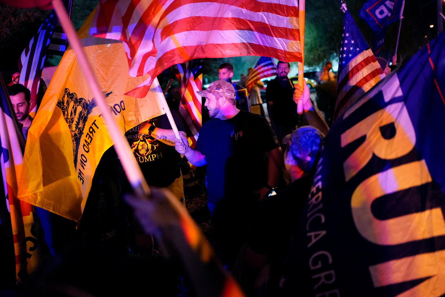 Tổng thống Trump kiên trì kiện tụng, "chiến" tiếp ở Nevada, Pennsylvania