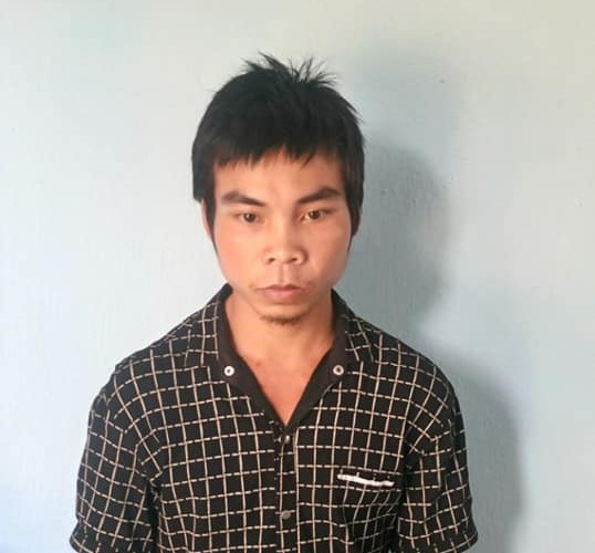 Dùng cuốc hành hung 2 người, nổ súng vào 3 công an rồi trộm xe máy tẩu thoát