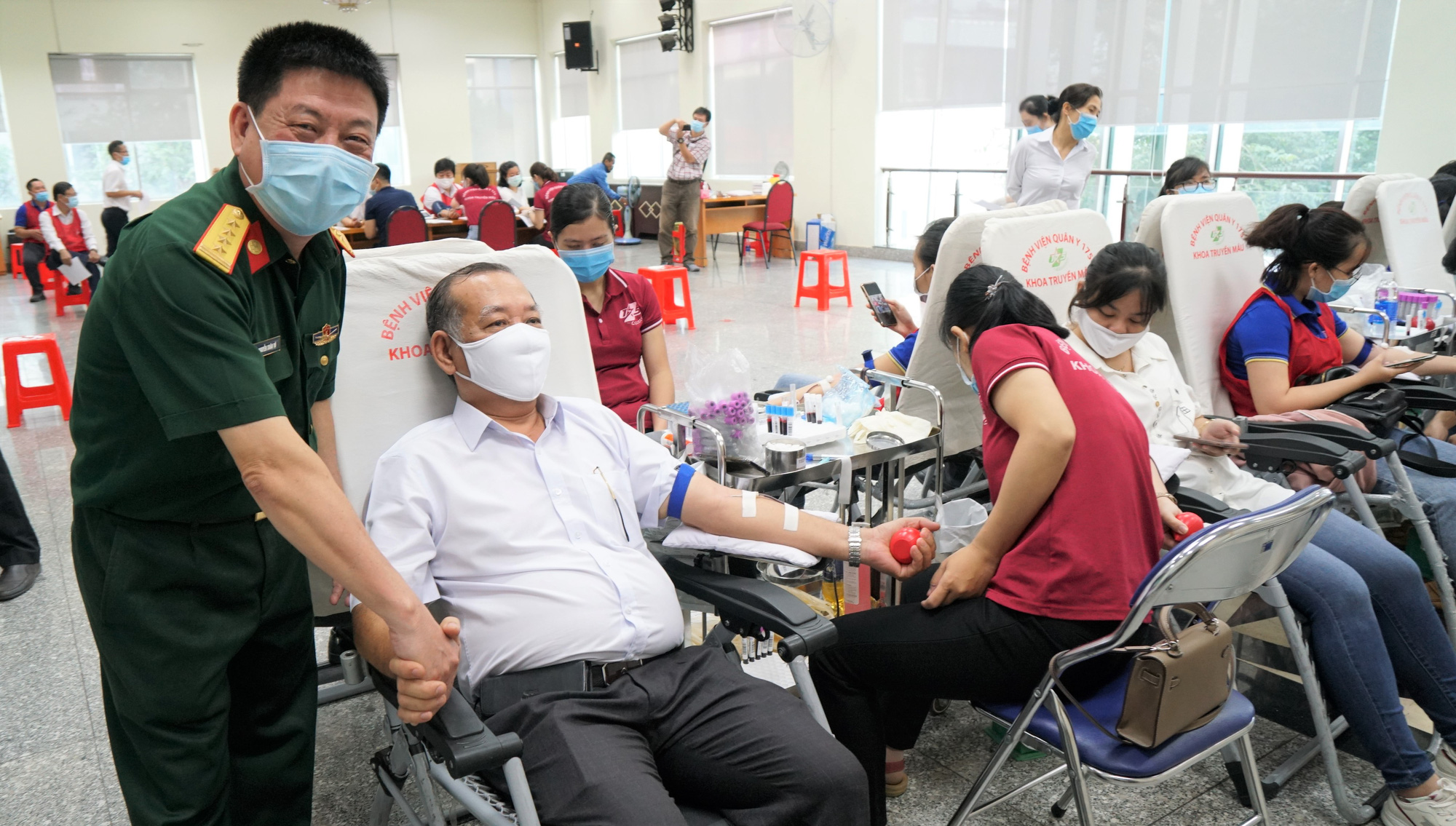 Điện lực miền Nam: Hàng ngàn CB-CNV tham gia Tuần lễ hồng EVN 2020 - Ảnh 2.