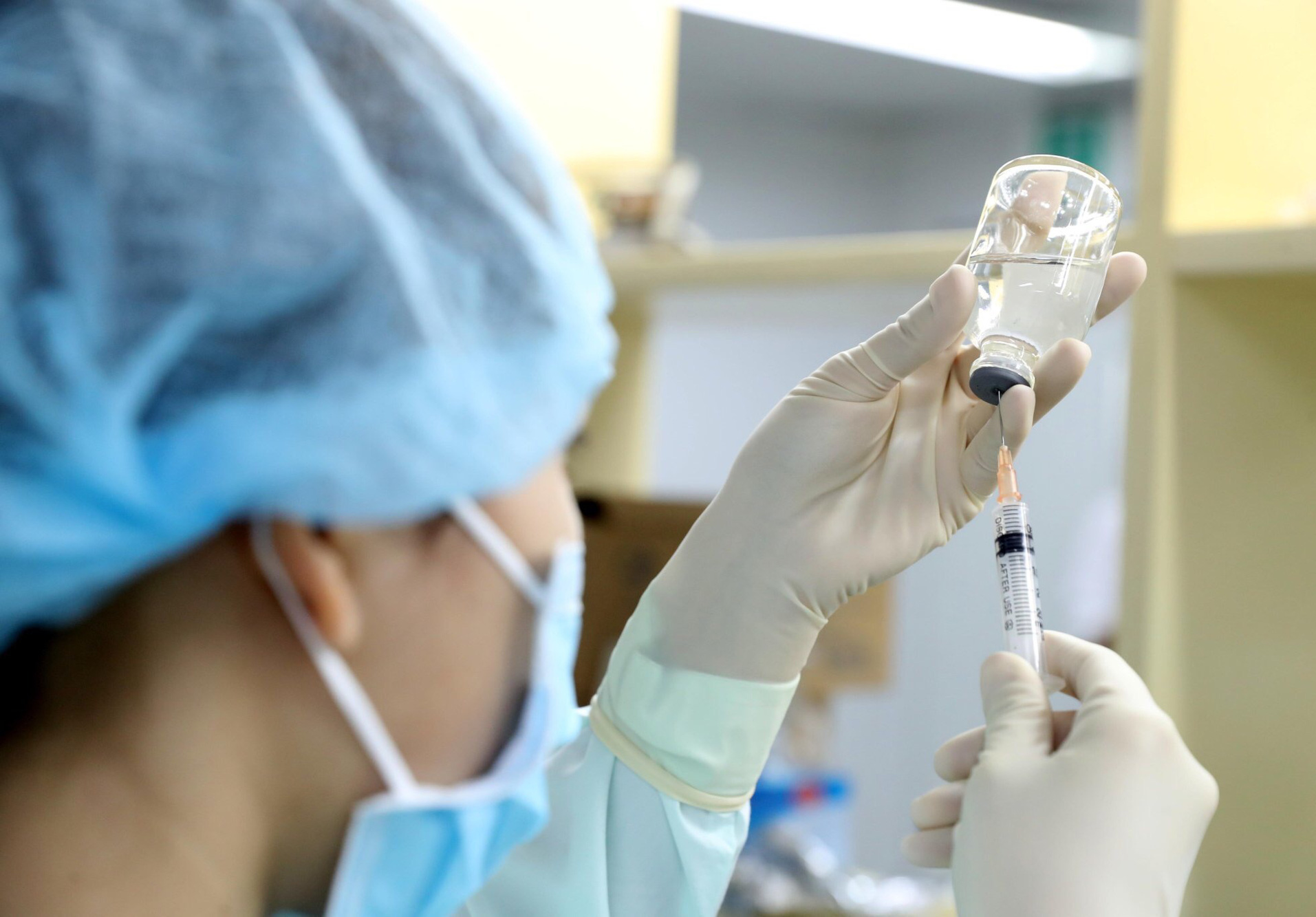 Bất ngờ mở rộng đối tượng và độ tuổi thử nghiệm vắc-xin Covid-19 từ ngày mai 10-12