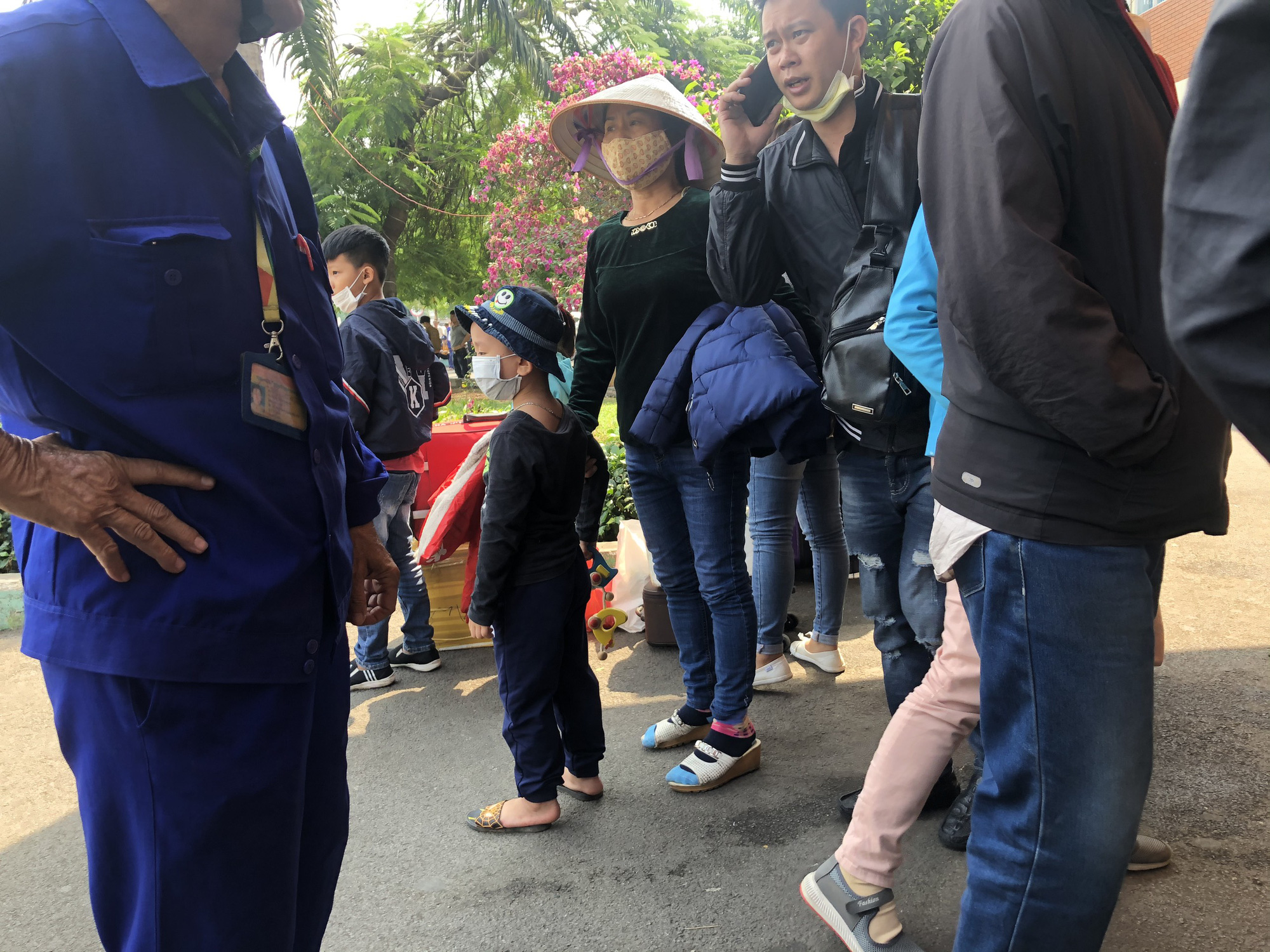 TP HCM: Người lao động phấn khởi quay lại l&agrave;m việc sau Tết - Ảnh 5.