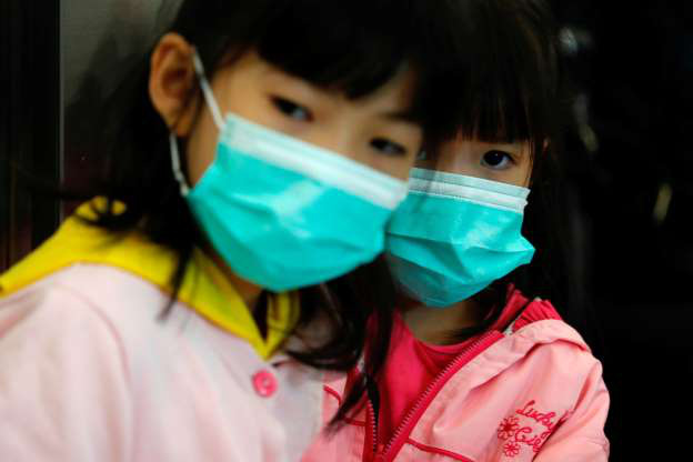 Thế giới trong vòng xoáy virus corona: Những bức hình ám ảnh - Ảnh 24.