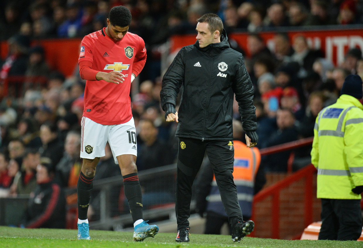 Vua ph&aacute; lưới C&uacute;p ch&acirc;u Phi Odion Ighalo bất ngờ gia nhập Man United  - Ảnh 1.