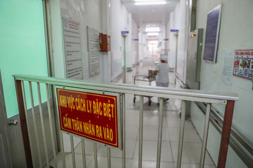NHỮNG CHIẾN BINH CHỐNG NCOV (*): Trắng đêm chờ âm tính - Ảnh 1.