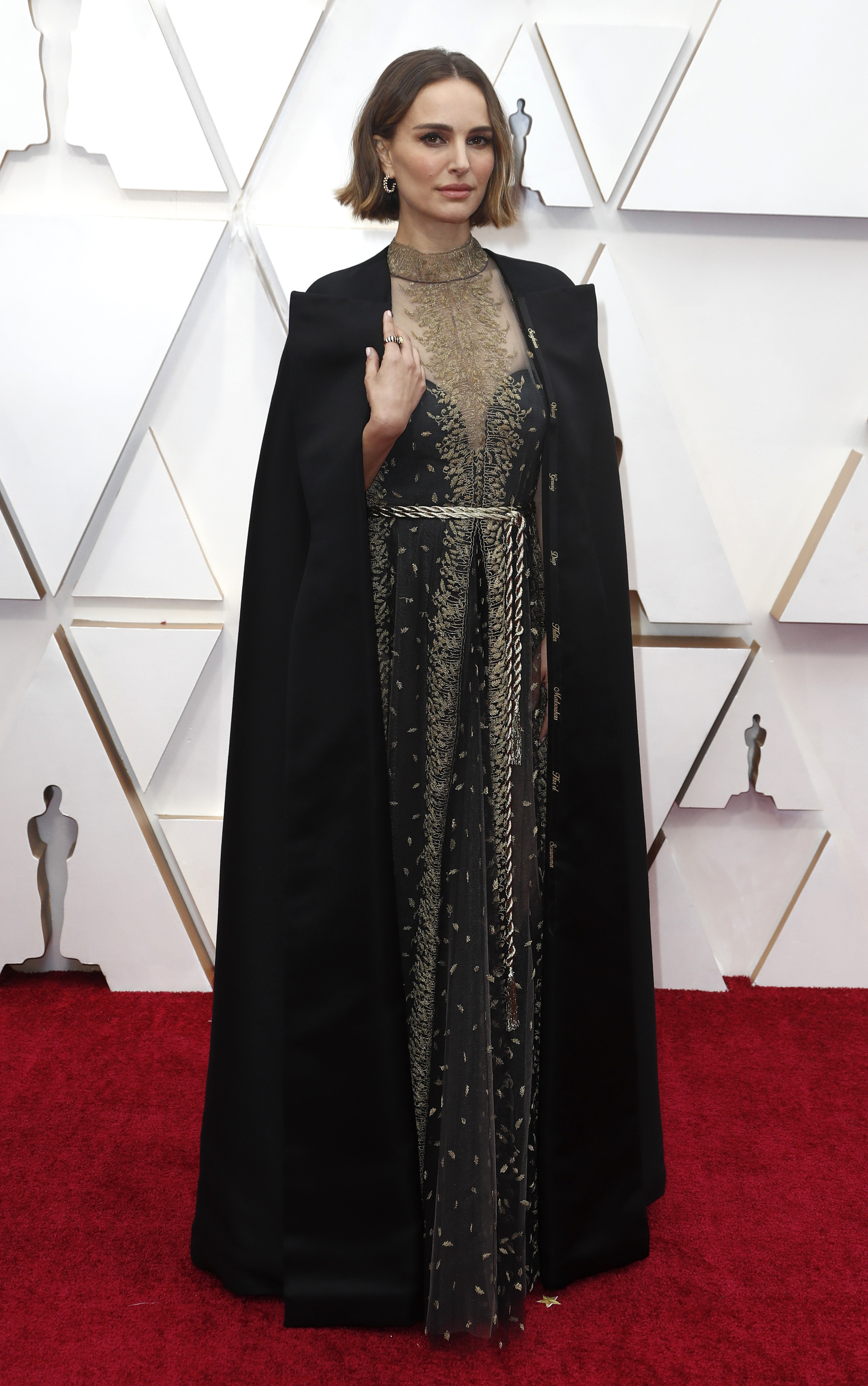 2020-02-10T001954Z_878953654_HP1EG2A00X6CF_RTRMADP_3_AWARDS-OSCARS