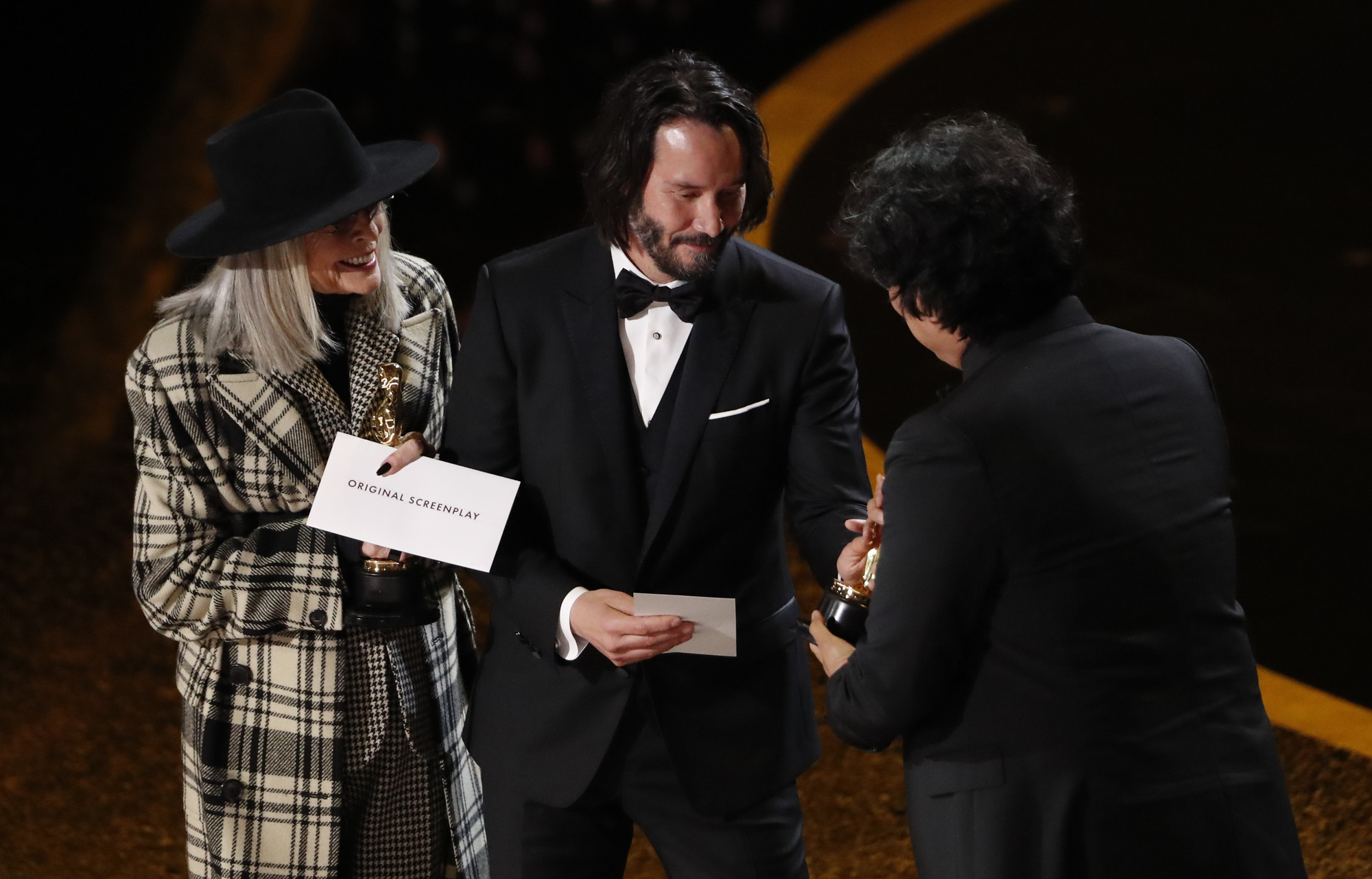 2020-02-10T014408Z_369991088_HP1EG2A04TKNX_RTRMADP_3_AWARDS-OSCARS