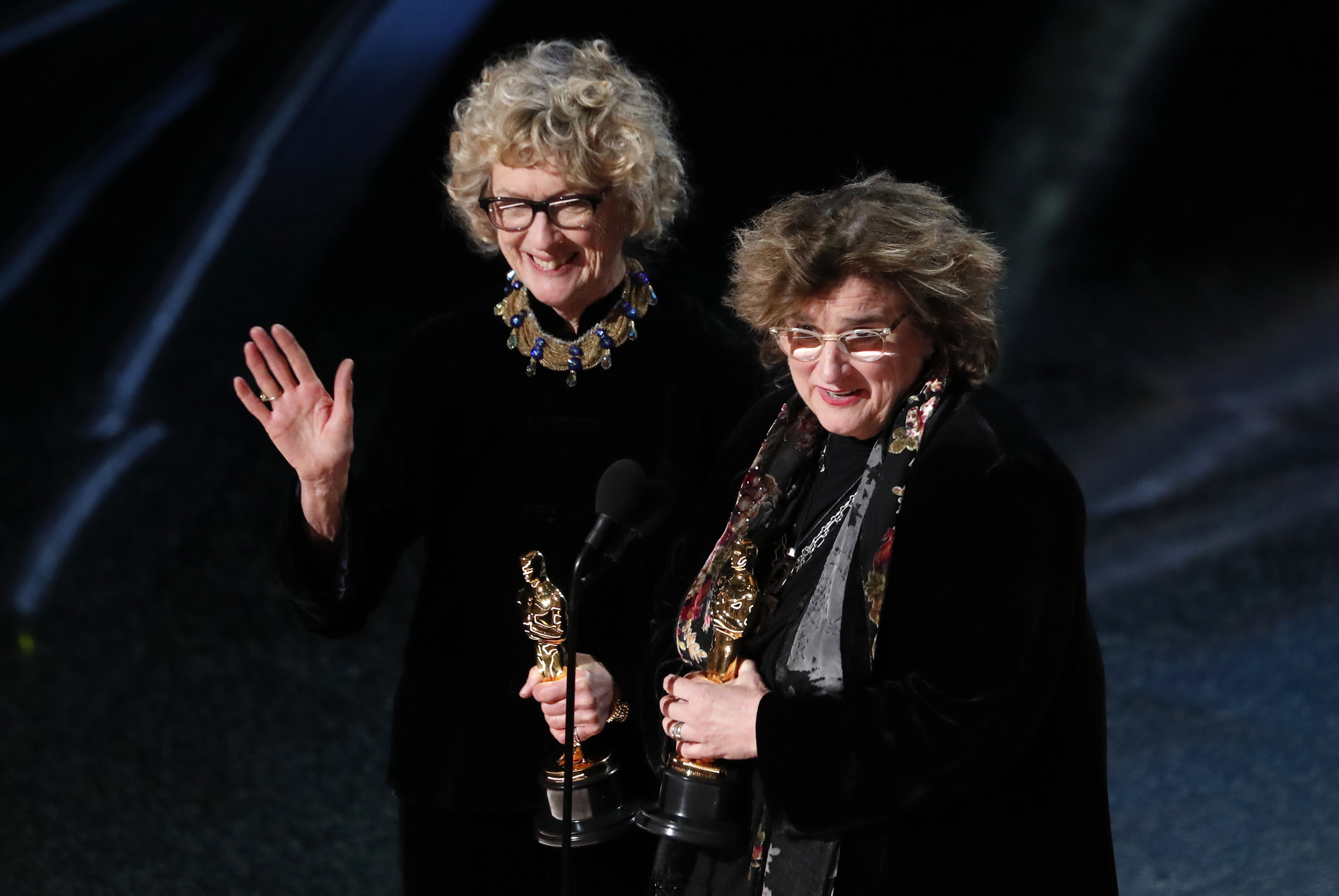 2020-02-10T015848Z_644138092_HP1EG2A05I0PX_RTRMADP_3_AWARDS-OSCARS