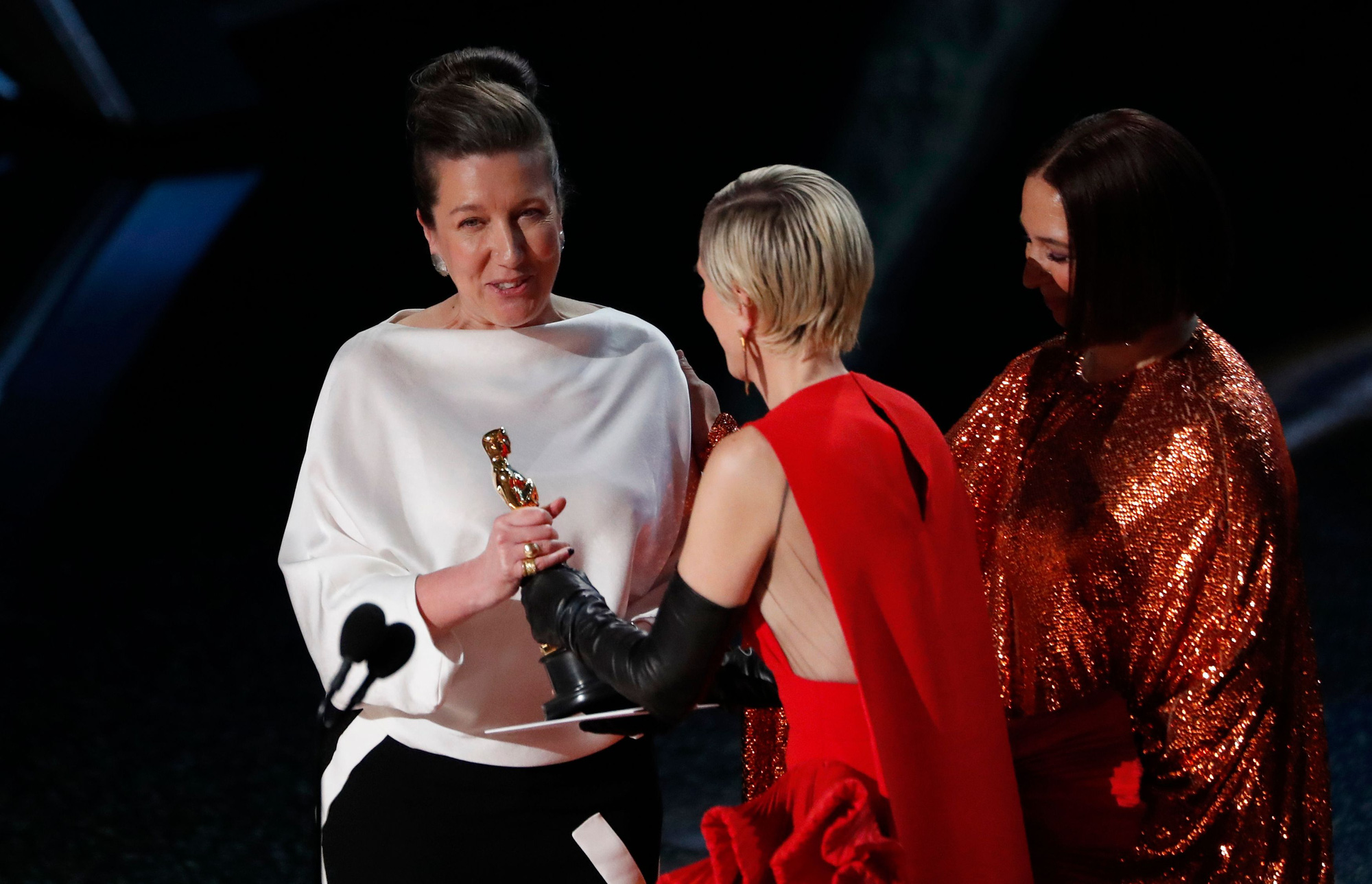 2020-02-10T020428Z_395158053_HP1EG2A05RGQW_RTRMADP_3_AWARDS-OSCARS
