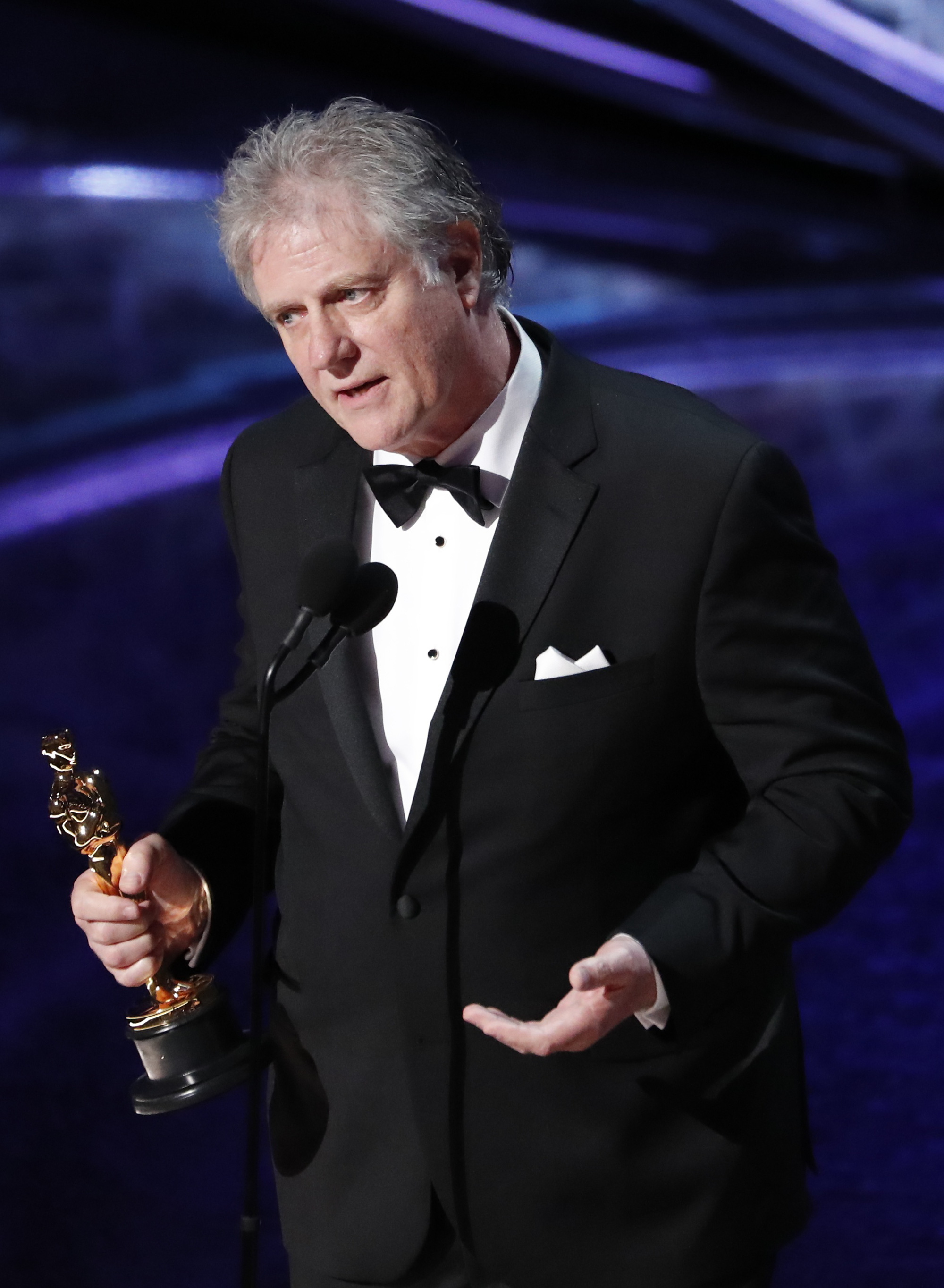 2020-02-10T024156Z_1732712837_HP1EG2A07HWU9_RTRMADP_3_AWARDS-OSCARS