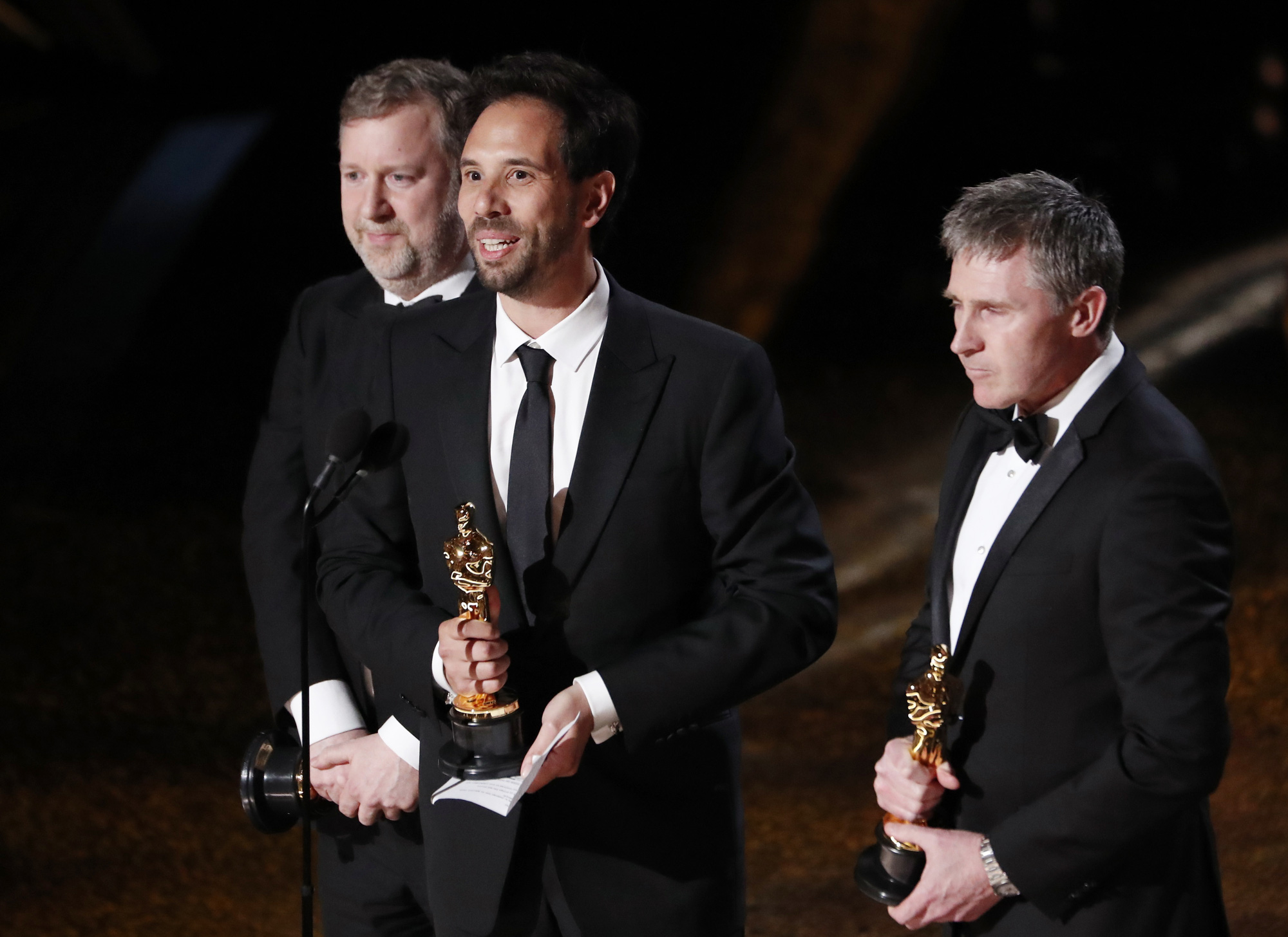 2020-02-10T031817Z_2004306083_HP1EG2A096HY4_RTRMADP_3_AWARDS-OSCARS