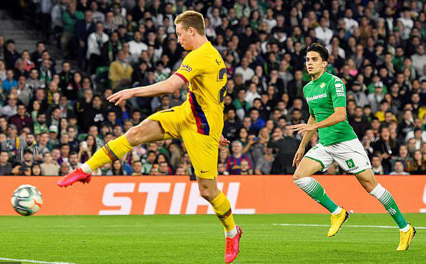 Rượt đuổi tỉ số đi&ecirc;n rồ, Barcelona ngược d&ograve;ng hạ chủ nh&agrave; Betis - Ảnh 3.