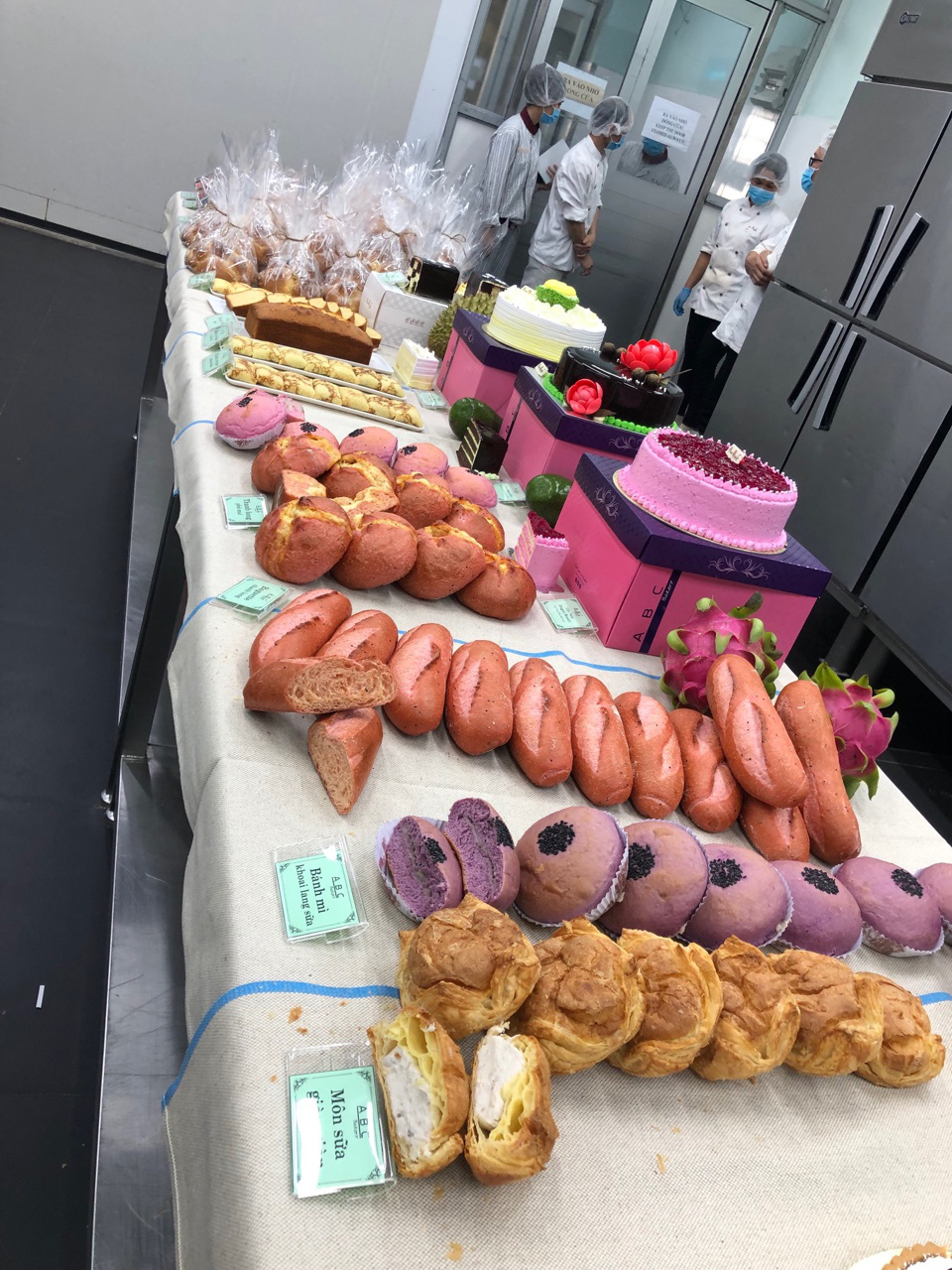 Vua b&aacute;nh m&igrave; Kao Si&ecirc;u Lực: Đ&atilde; c&oacute; người hỏi xin c&ocirc;ng thức l&agrave;m b&aacute;nh m&igrave; thanh long - Ảnh 5.