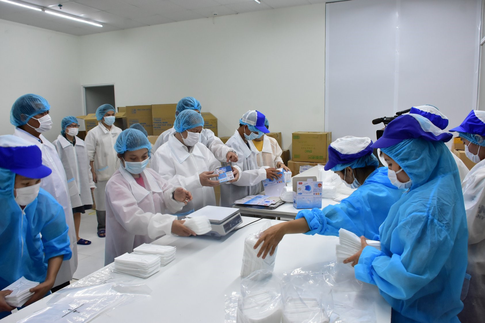 Thừa Thiên – Huế bắt đầu bán 30.000 chiếc khẩu trang với giá 900 đồng/chiếc