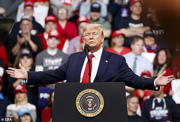 Bầu cử sơ bộ New Hampshire: Phe D&acirc;n chủ khốc liệt, &ocirc;ng Trump thắng dễ - Ảnh 2.