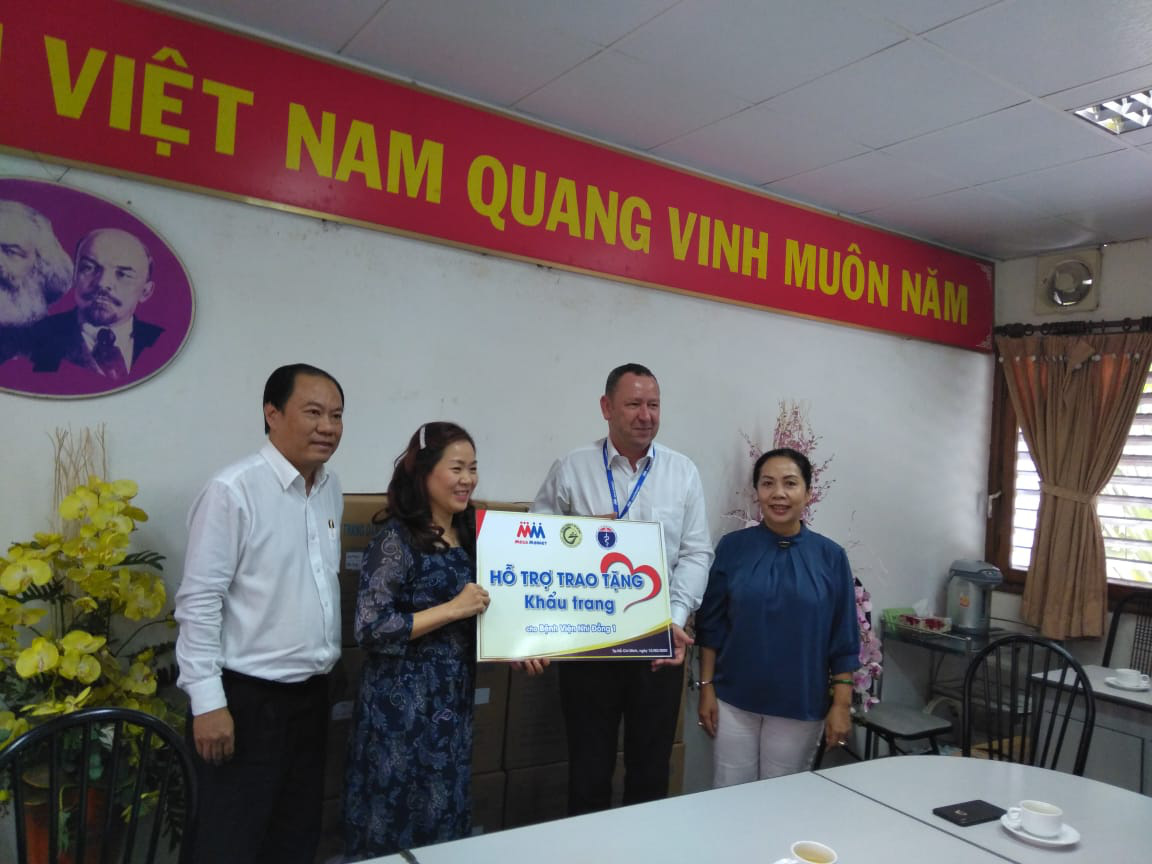 20.000 khẩu trang y tế đầu tiên được tặng cho bệnh viện