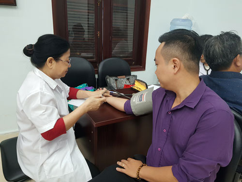 Vận động CNVC-LĐ hiến máu cứu người
