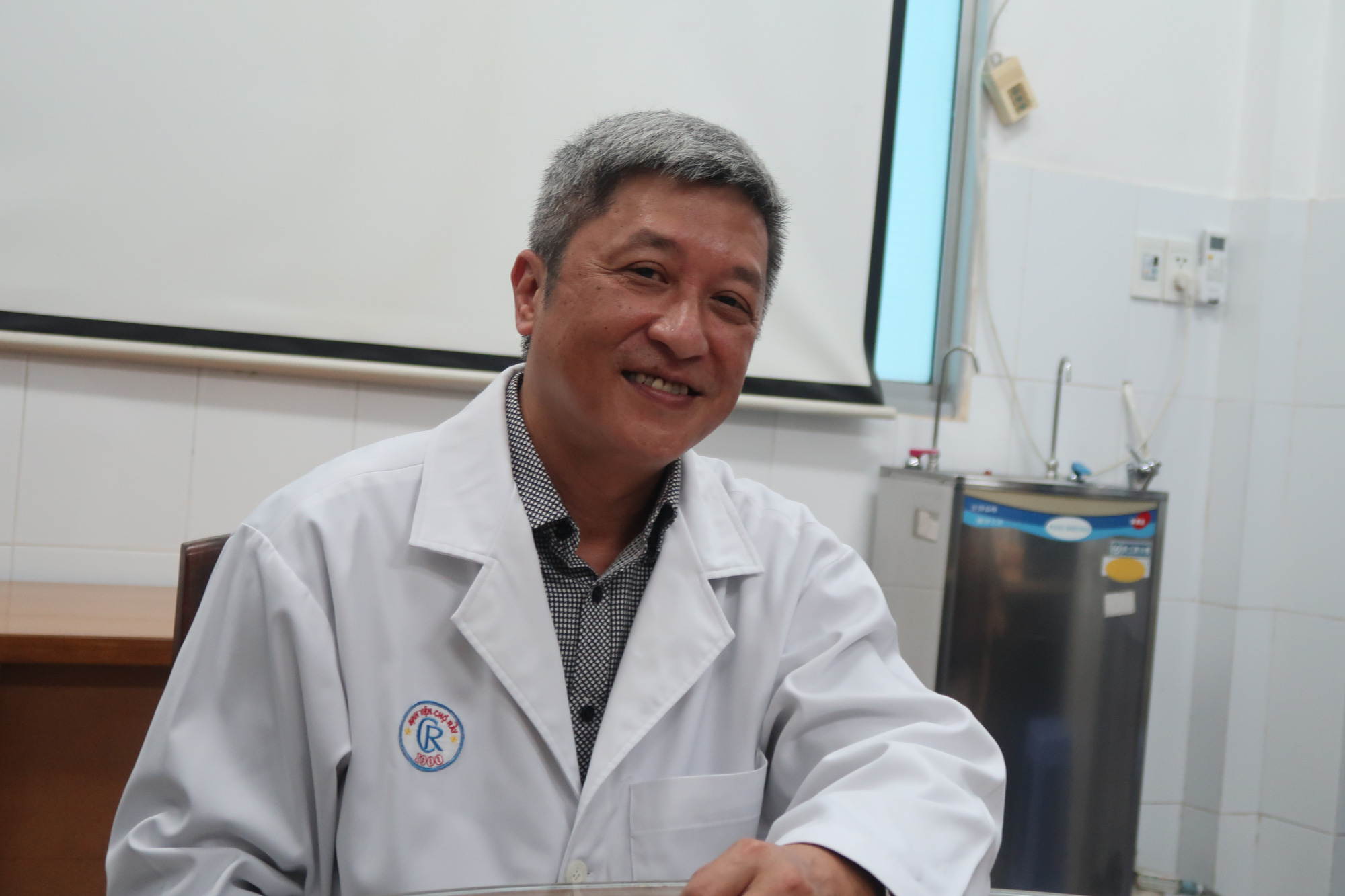 Thứ trưởng Bộ Y tế nói gì về những trường hợp cần theo dõi y tế ở Bình Tân?