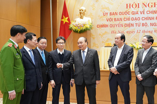 Thủ tướng: Xây dựng chính phủ điện tử, không để bộ máy phình ra, thủ tục phức tạp hơn - Ảnh 3.