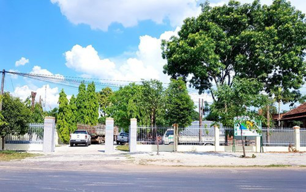 Say bí tỉ trong giờ làm việc, hạt trưởng kiểm lâm đánh cấp dưới ngất xỉu