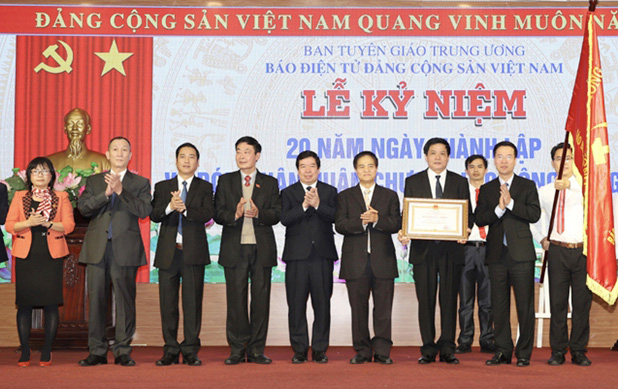 Trao tặng Báo điện tử Đảng Cộng sản Việt Nam Huân chương Lao động hạng Nhì