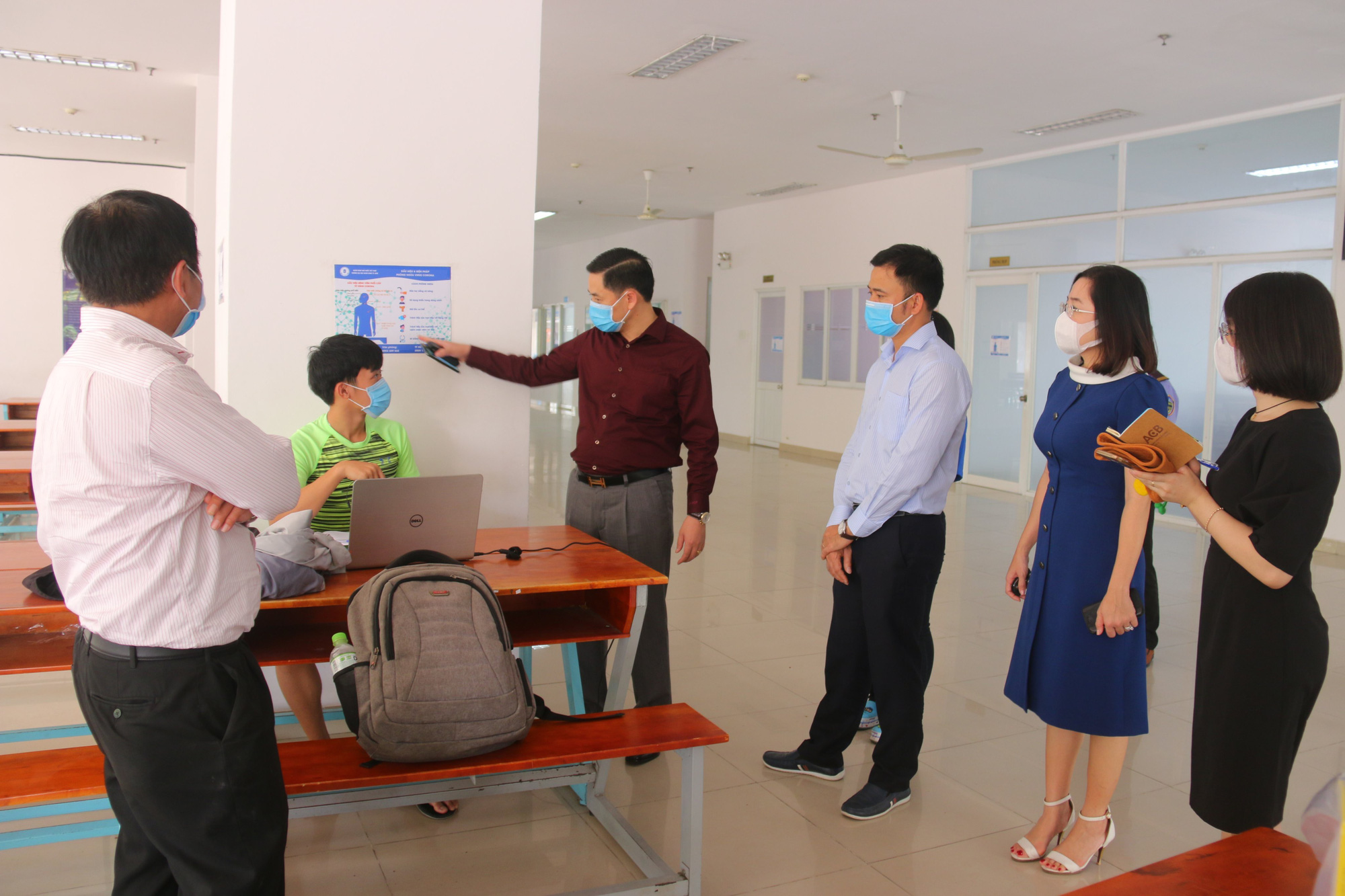 Trường ĐH Ngân hàng TP HCM cho sinh viên nghỉ đến ngày 1-3
