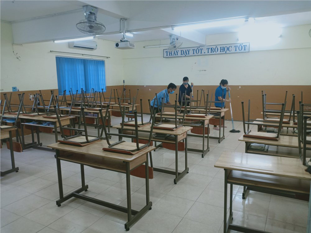 Có nên cho học sinh đi học trở lại trong dịch Covid-19?