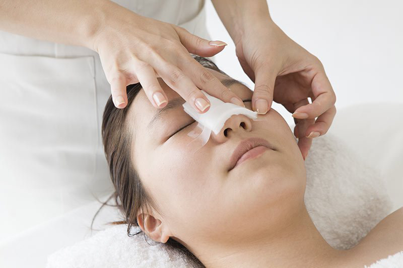 Tôi chẳng dám gặp ai vì phẫu thuật thẩm mỹ hỏng