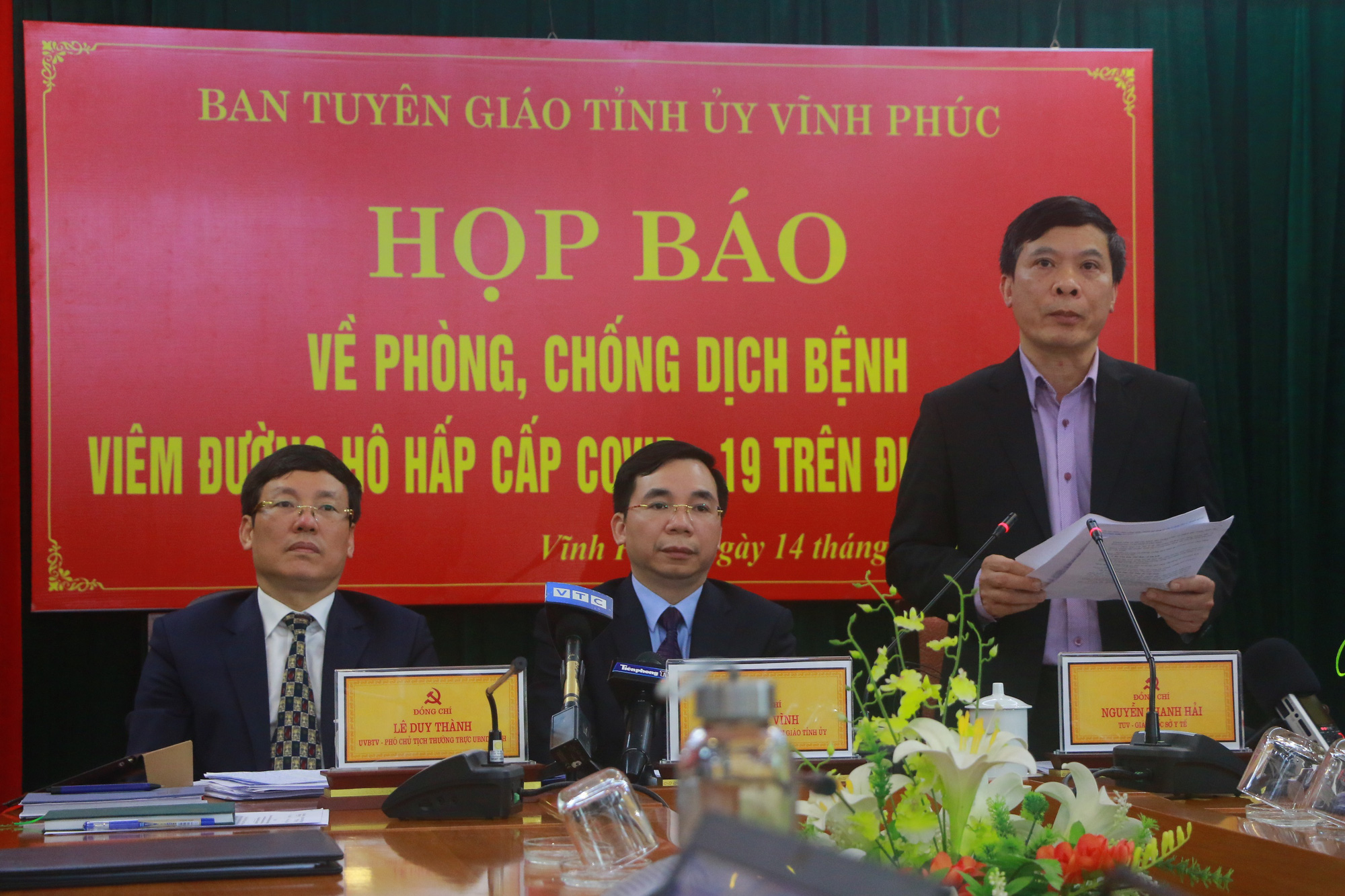 Vĩnh Phúc họp báo: Đang nghiên cứu trường hợp nữ công nhân về từ Vũ Hán lây bệnh cho 5 người khác - Ảnh 3.