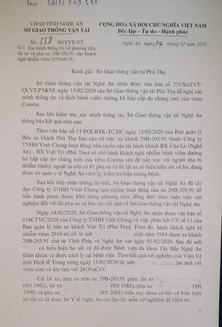 Lấy mẫu x&eacute;t nghiệm Covid-19 của l&aacute;i, phụ xe chở kh&aacute;ch từ Vĩnh Ph&uacute;c về Nghệ An - Ảnh 1.