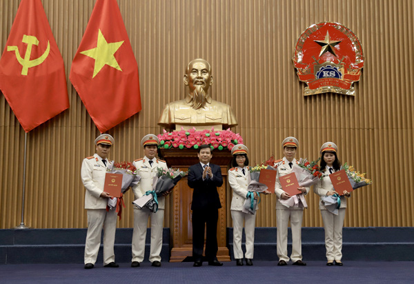 C&ocirc;ng bố quyết định của Chủ tịch nước Nguyễn Ph&uacute; Trọng về c&ocirc;ng t&aacute;c c&aacute;n bộ - Ảnh 2.