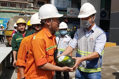 Hỗ trợ ti&ecirc;u thụ 25 tấn dưa hấu của n&ocirc;ng d&acirc;n - Ảnh 1.