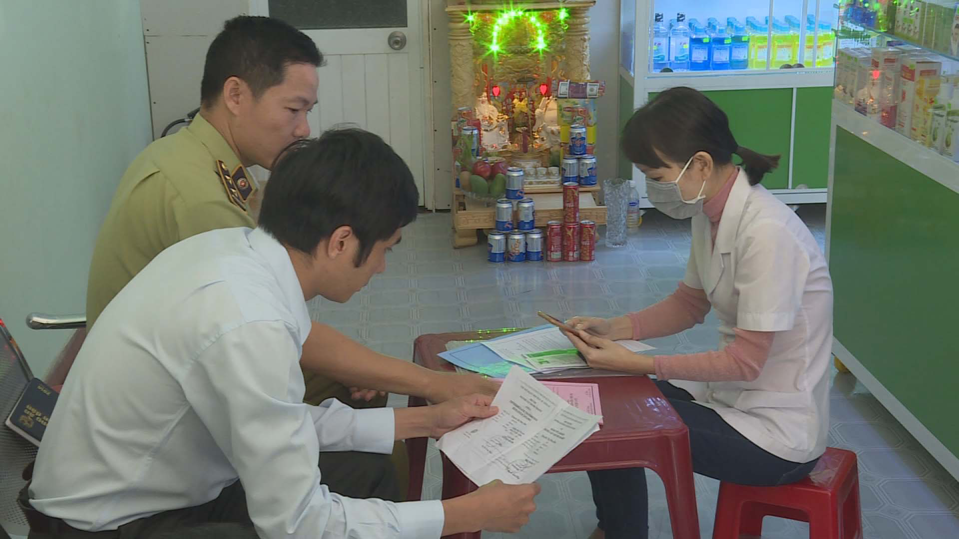 Tập trung xử lý các cơ sở găm khẩu trang để trục lợi