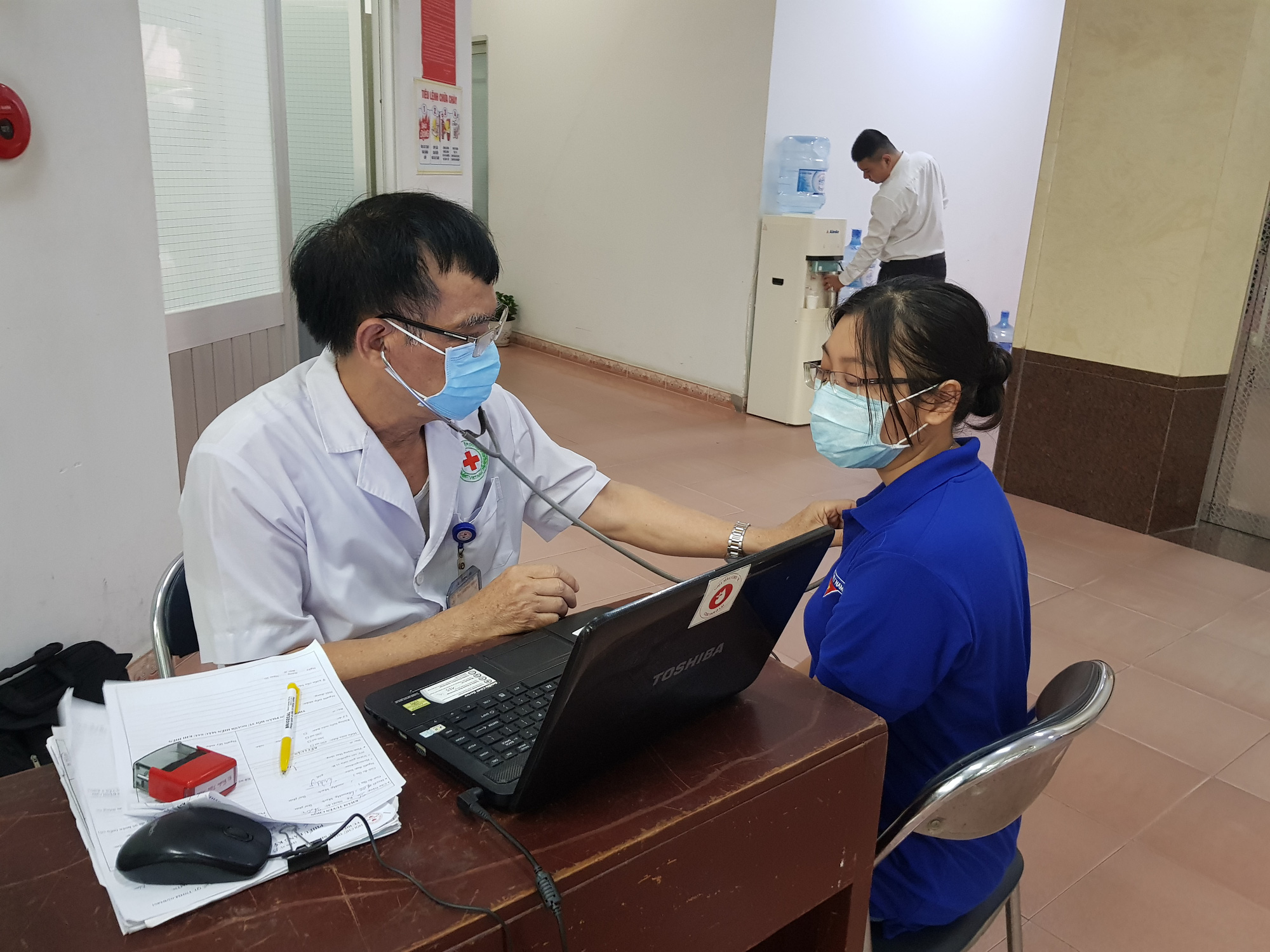 Hiến máu cứu người trong mùa dịch Covid -19 - Ảnh 3.