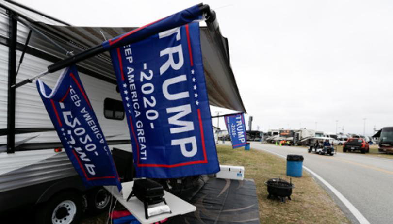 Tổng thống Trump tự tay l&aacute;i Qu&aacute;i th&uacute; tr&ecirc;n đường đua danh gi&aacute; nhất của Mỹ - Ảnh 3.