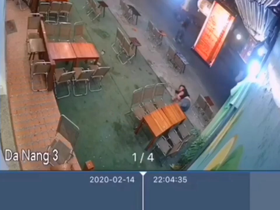 Bàng hoàng cảnh thanh niên bị chém gục ở tiệm trà chanh