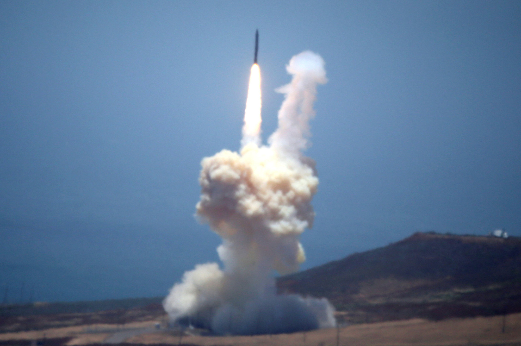 Mỹ thử nghiệm th&agrave;nh c&ocirc;ng t&ecirc;n lửa đạn đạo Trident II  - Ảnh 1.